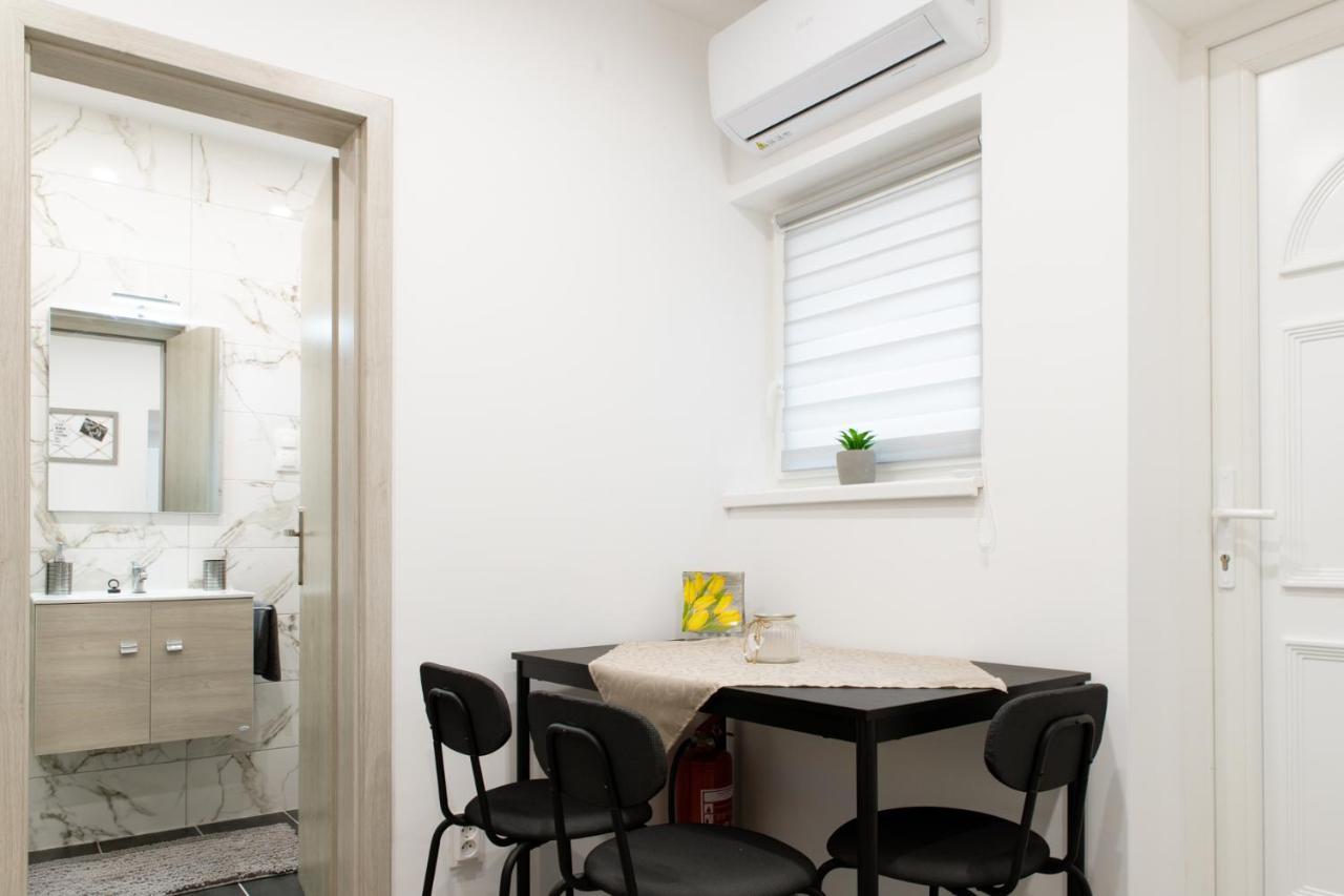 The Central Border Premium Apartment Štúrovo Exteriér fotografie